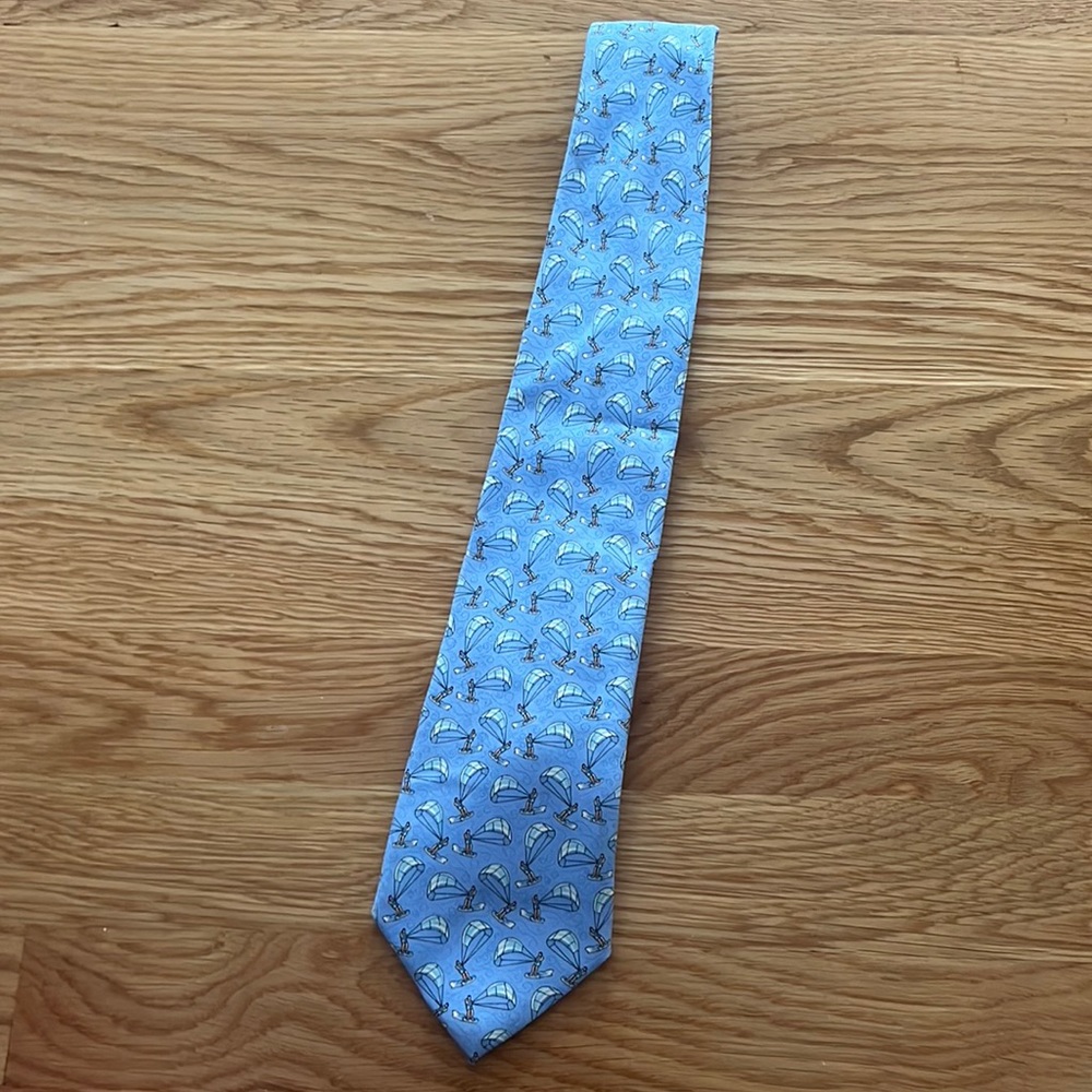 Vineyard vines tie